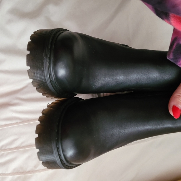 Dr. Martens Hurston Ankle Boots Black SZ 9 - Picture 9 of 10